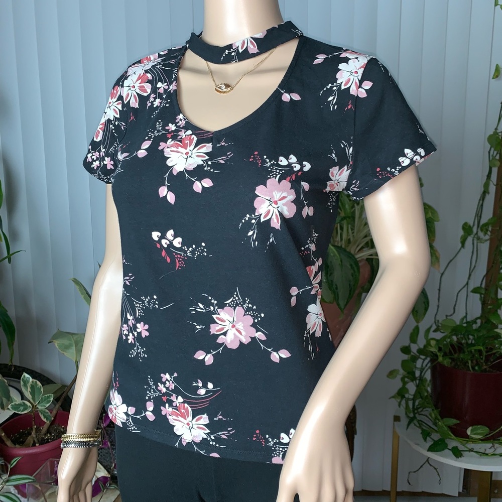 Aeropostale Open Neck Floral Print Top L🛍
